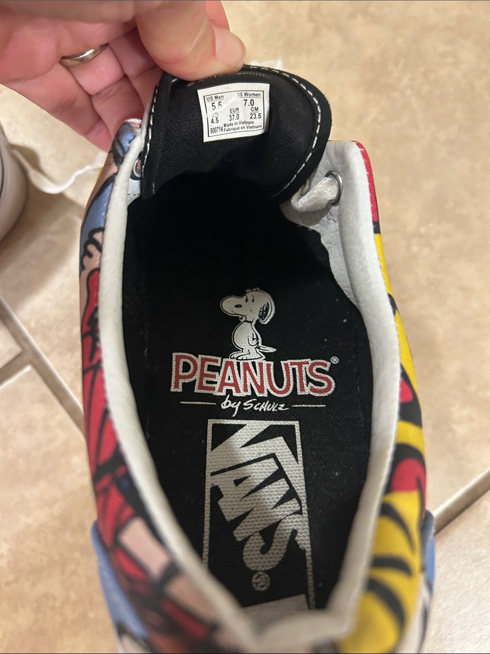Rare Vans 7 Peanuts Charlie Brown Graphic Sneakers - Yellow/Pink/Black - Picture 2 of 6